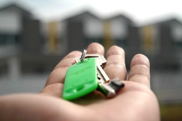 Should I Buy a Home Right Now? A Simple Decision Guide